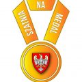 Grafika przedstawia złoty medal. Na środku medalu widnieje herb samorządu województwa wielkopolskiego, a na wstążce widnieje napis: "szatnia na medal".