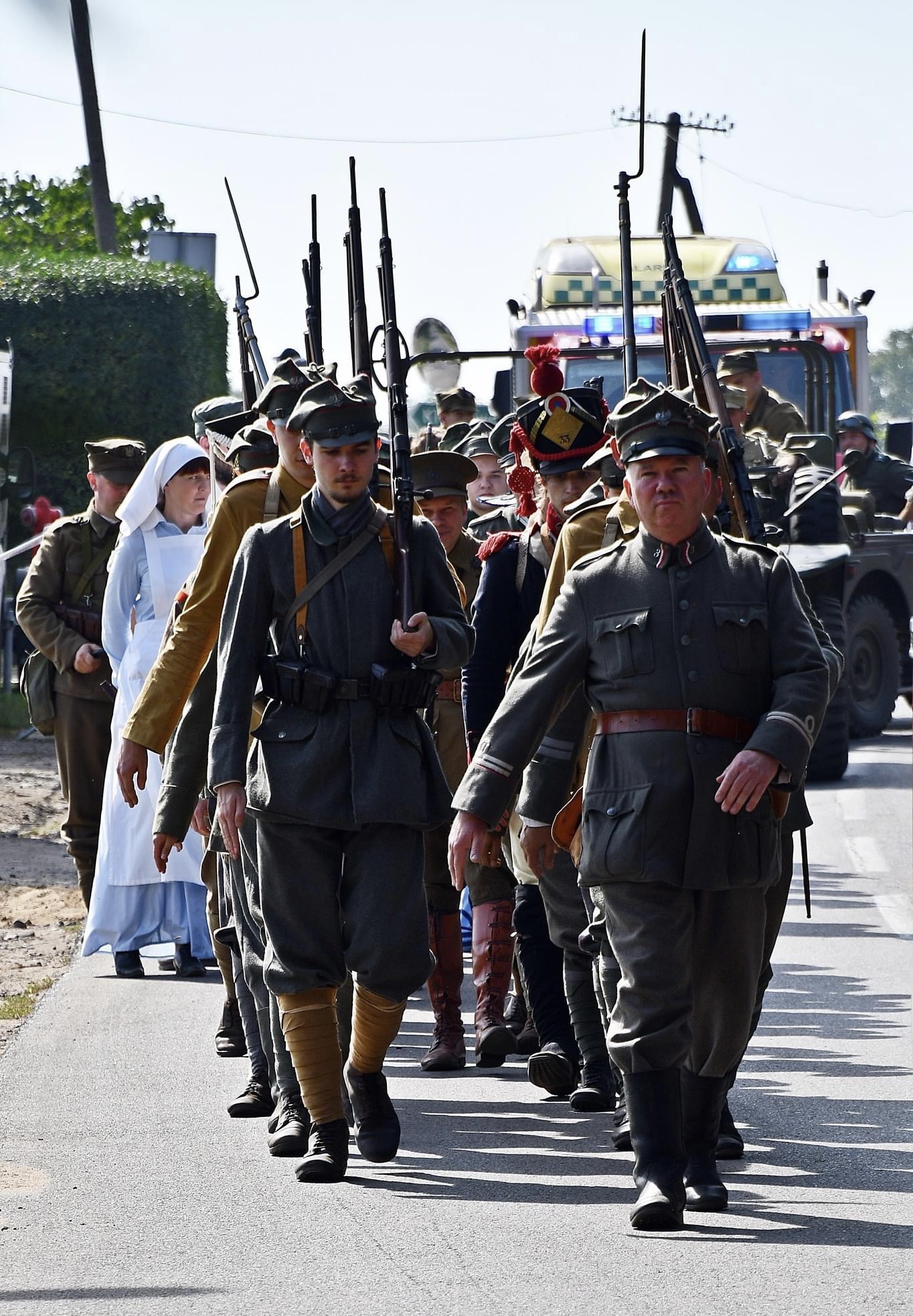 Pojazdy, mundury i gry. Relacja z Pikniku Militarnego w Siekowie