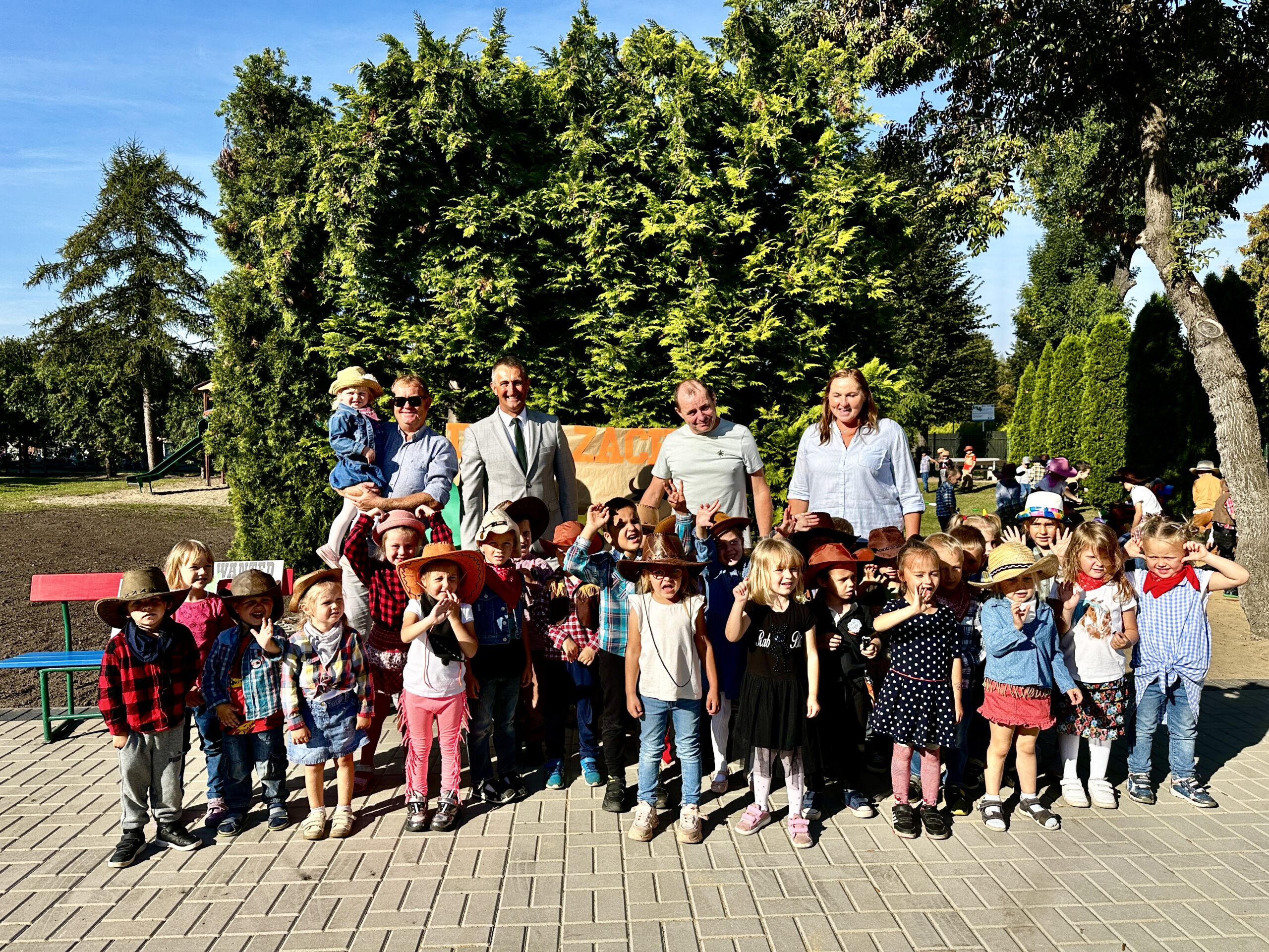 Kowboje i nowy plac przy przedszkolu. Odebrano nową inwestycję