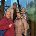 Na zdjęciu seniorzy w Galerii Ptaków.