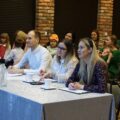 Jury konkursowe. W tle publiczność