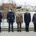 Na zdjęciu dwóch policjantów, żołnierz 5 Lubuskiego Pułku Artylerii, Komendant Powiatowy PSP w Wolsztynie, Prezes Zarządu Oddziału Gminnego Związku OSP RP w Przemęcie.