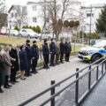 Na zdjęciu wszystkie osoby obecne na uroczystości. Pani Agnieszka Klugiewicz - dyrektor GCKiB oraz Patrycja Pabich - pracownik urzędu, prowadzą uroczystość.