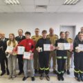 Zwycięzcy II kategorii wiekowej - szkoły podstawowe kl. V-VIII wraz z osobami funkcyjnymi.