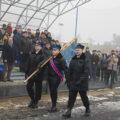 Na zdjęciu poczet sztandarowy podczas przemarszu.