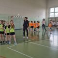 Na zdjęciu widoczne drużyny podczas wykonywania konkurencji .