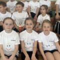 Na zdjęciu widoczne są osoby z drużyny z Kaszczoru.